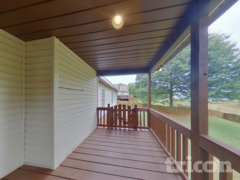 Building Photo - 623 Secretariat Dr