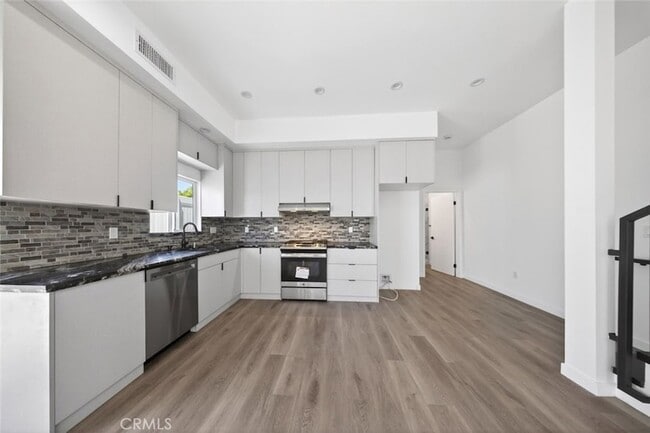 Building Photo - 14827 Dearborn St