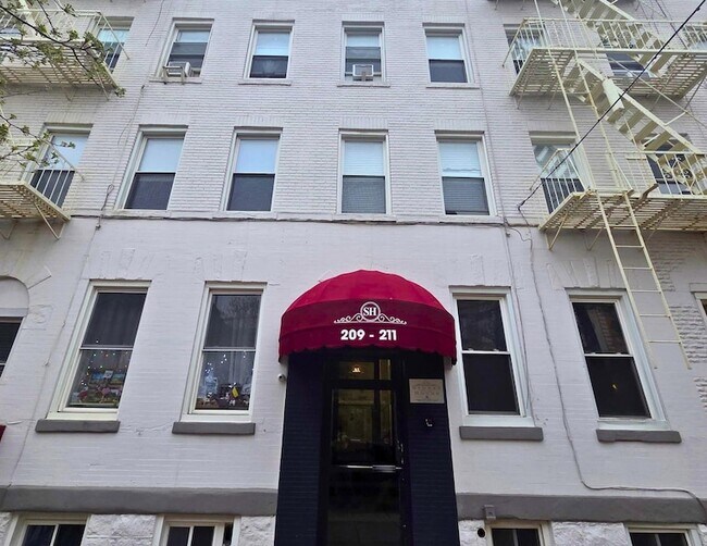 Building Photo - 209-211 48th Street Unit A5