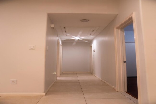 Building Photo - 16314 Bettong Ct