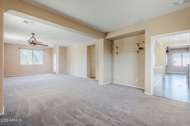 Building Photo - 6922 S Black Hills Way
