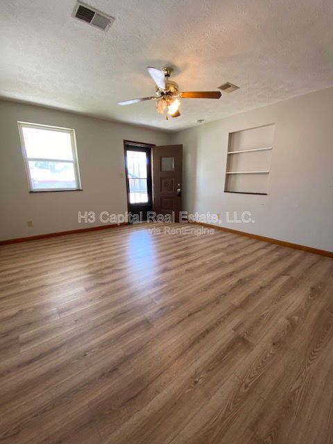 Building Photo - 2011 Harris