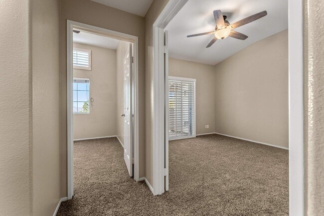 Building Photo - 1010 S Farralon Ln