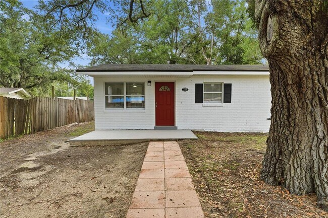 Building Photo - 1009 Nebraska St