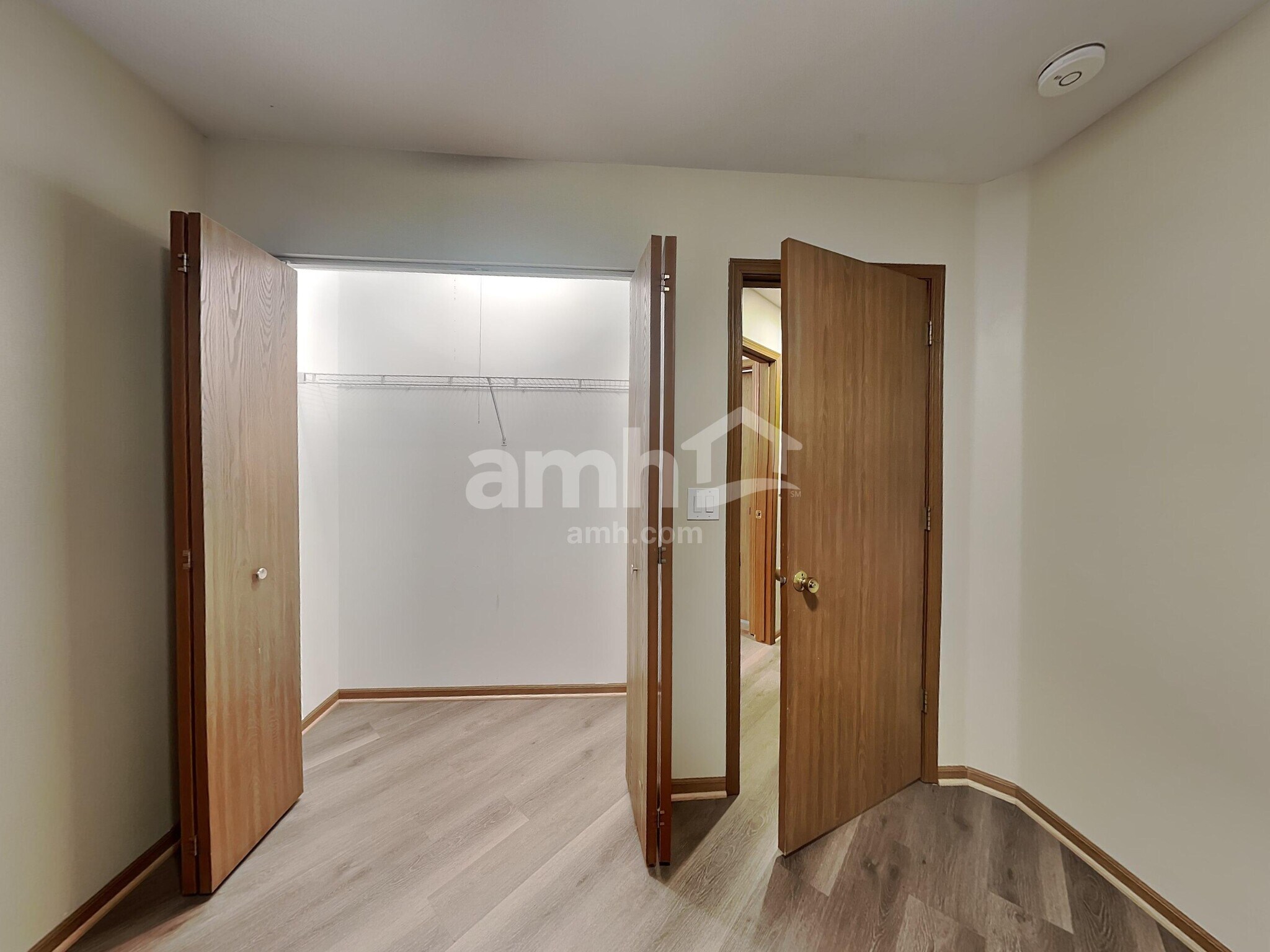 Building Photo - 5 Andover Ct