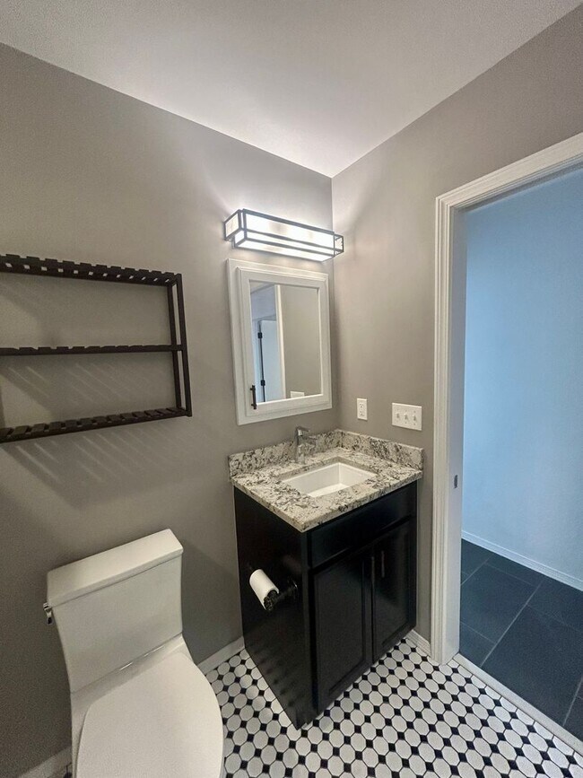 Building Photo - Beautifully updated home just west of Brookside and Trader's Joes in Midtown