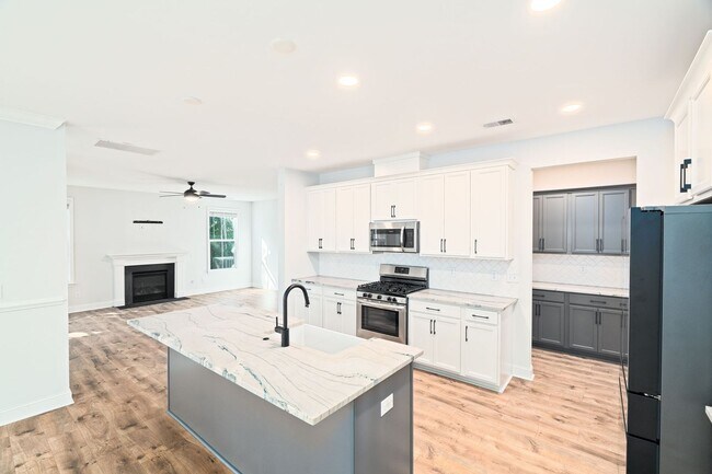 Primary Photo - Spacious Lowcountry Retreat in Moncks Corner