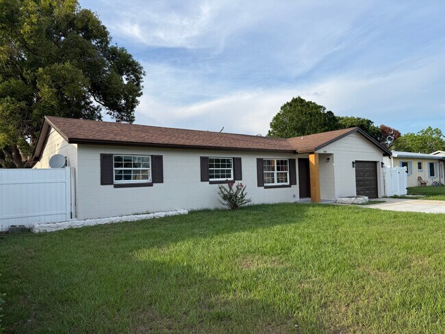 Building Photo - 4049 Castlegate Dr