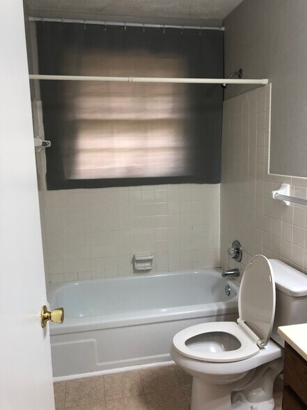 Building Photo - 258 Compton Rd