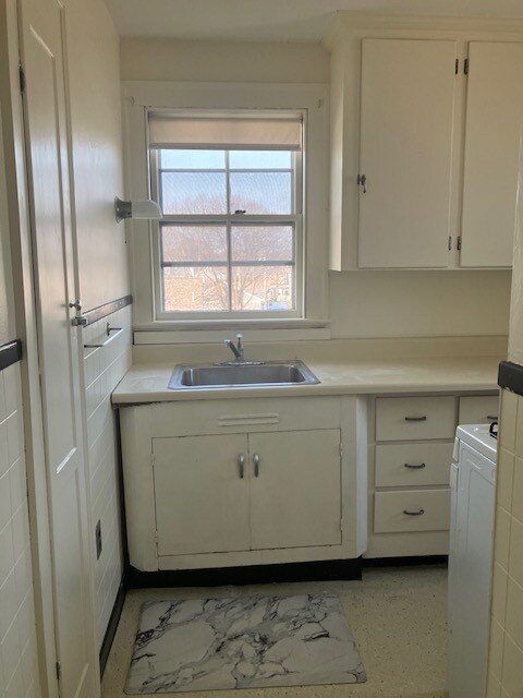 Building Photo - 4 Saunders St