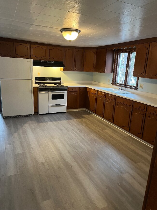 Building Photo - 424 Pine St