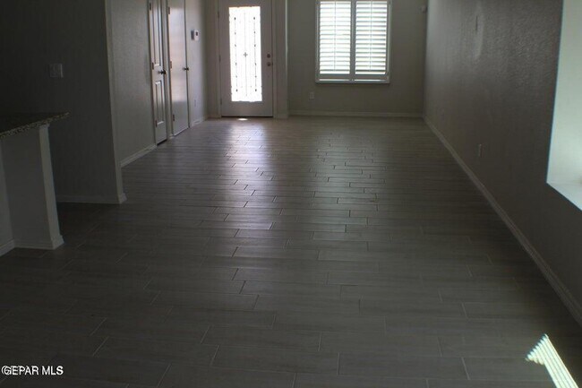 Building Photo - 7425 Norte Mesa Ln