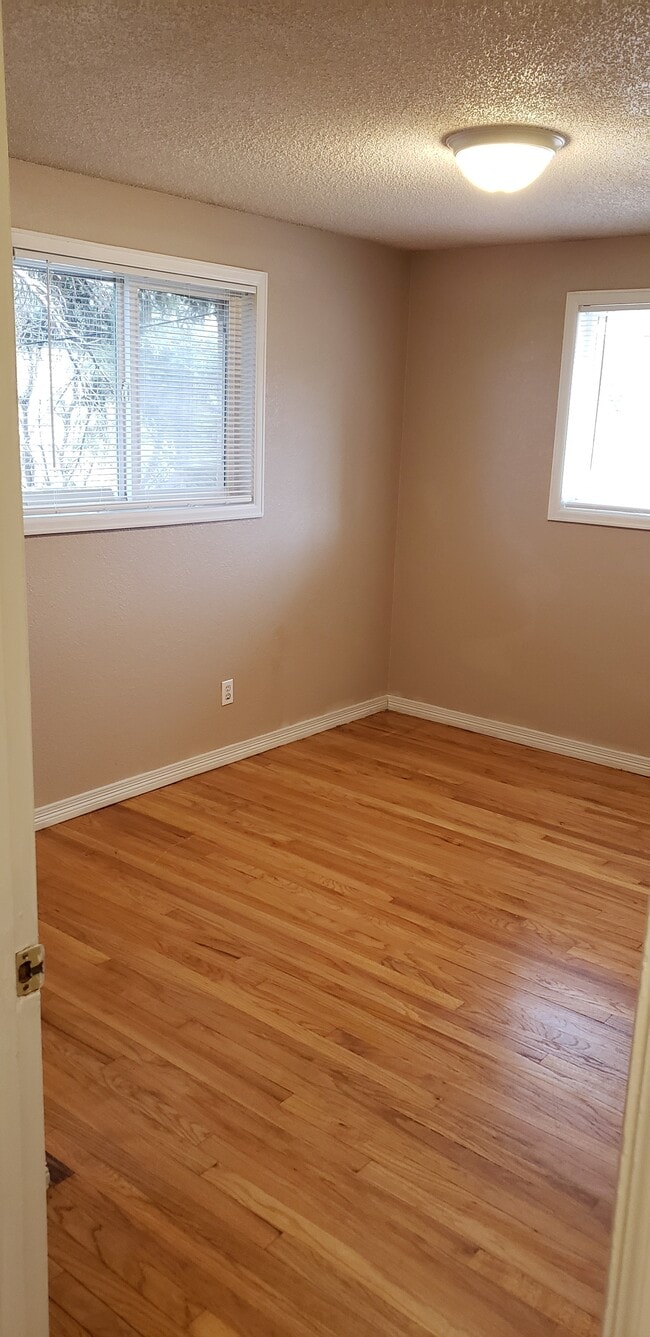 Building Photo - 358 Emporia St