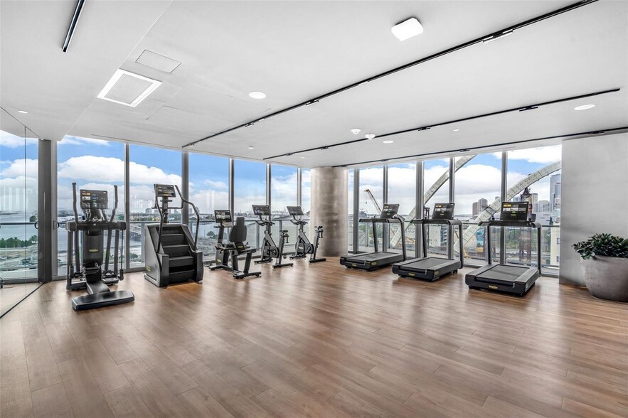 Building Photo - 1400 Biscayne Blvd