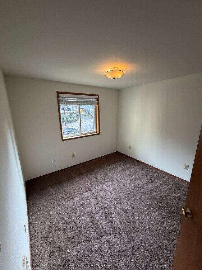 Building Photo - Bothell House in the heart of Bothell for ...