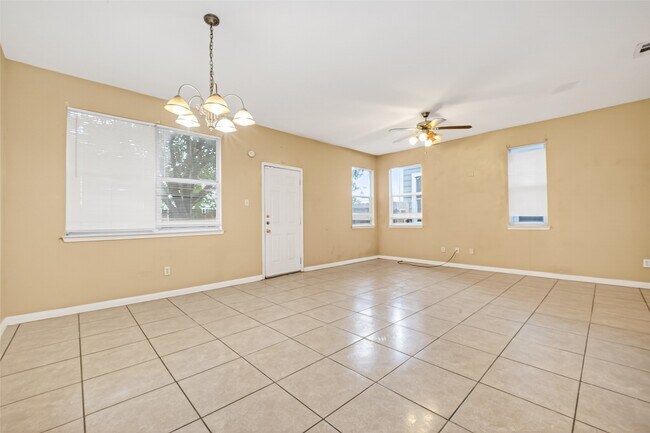 Building Photo - 15515 Waldron Cir