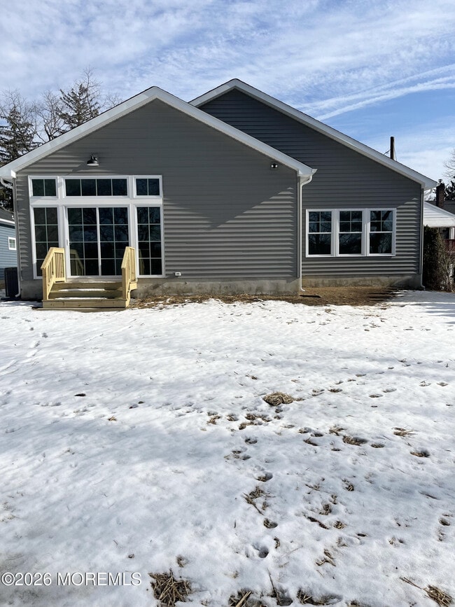 Building Photo - 10 Johnson Ave