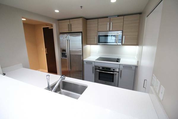 Primary Photo - 555 4th St