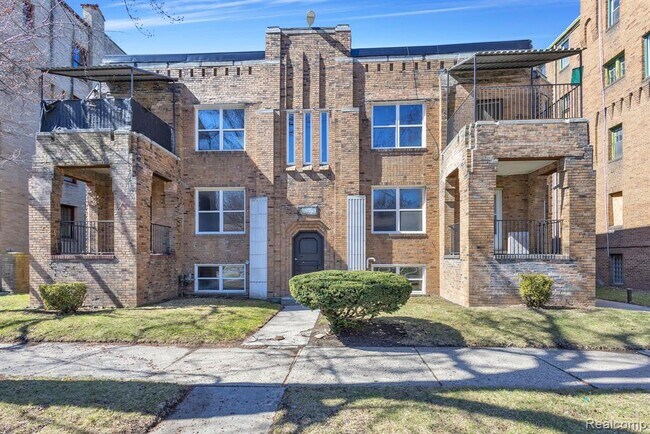 Building Photo - 17701 Manderson Rd