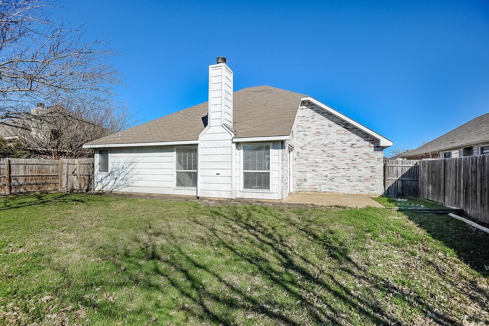 Building Photo - 224 Glen Meadow Dr