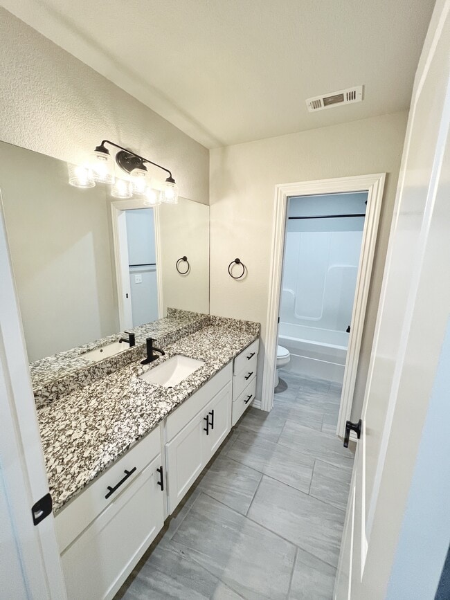 Building Photo - 327 W Kinniburgh Dr