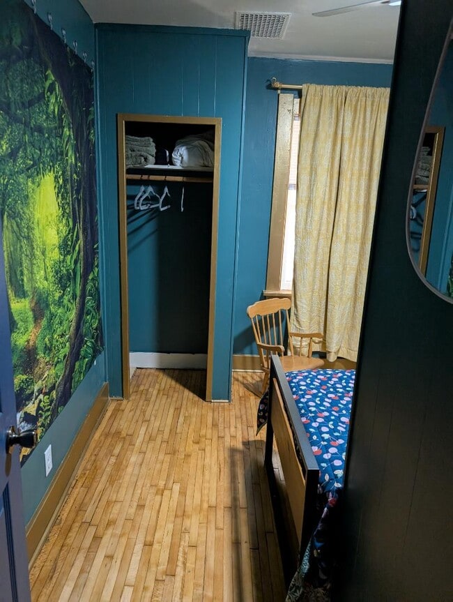 Building Photo - 772 Hillview Ave