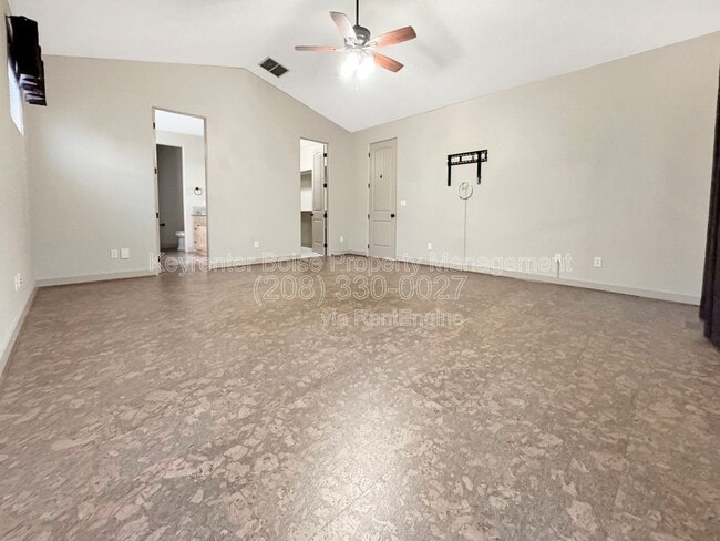 Building Photo - 3349 N Justin Ave