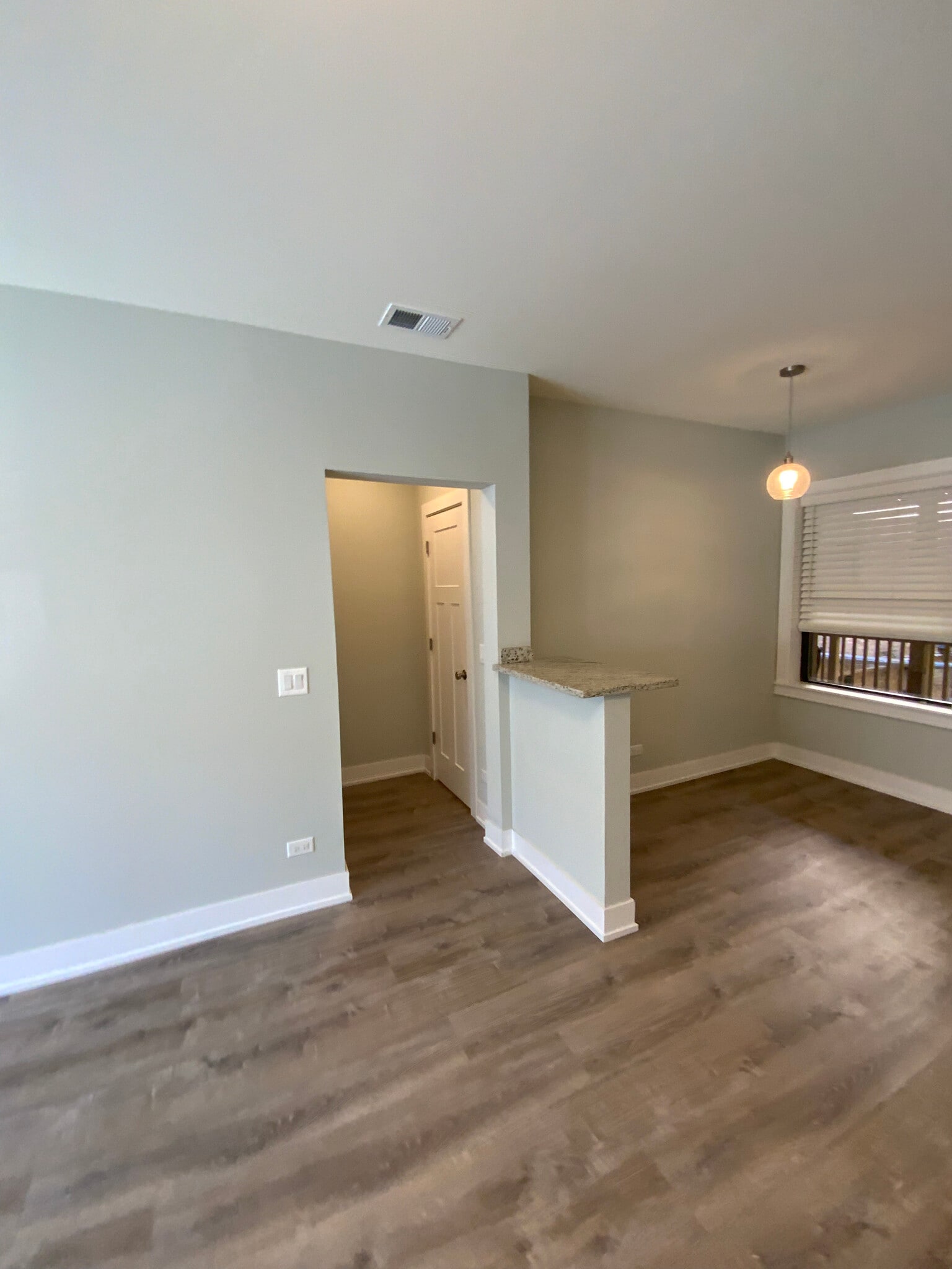 Building Photo - 1143 Maple Ave