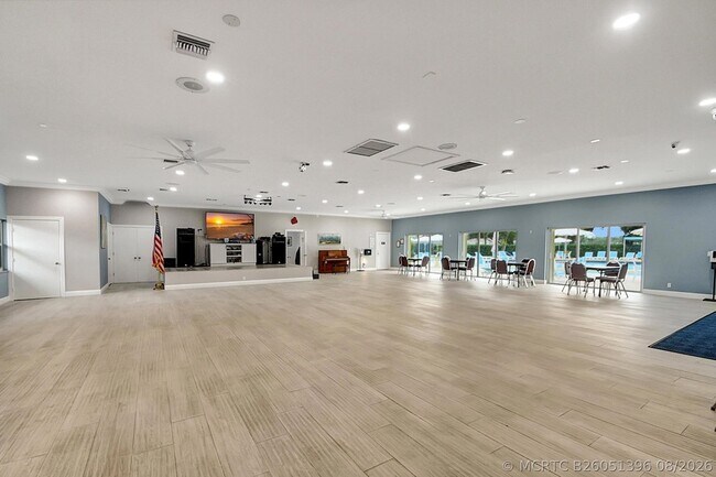 Building Photo - 5037 Lakefront Blvd