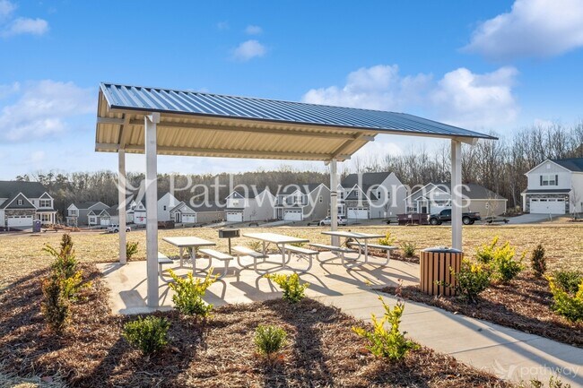 Building Photo - 173 Brixham Lp