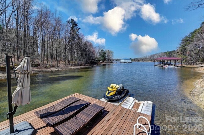 Building Photo - 19314 Yachtman Dr