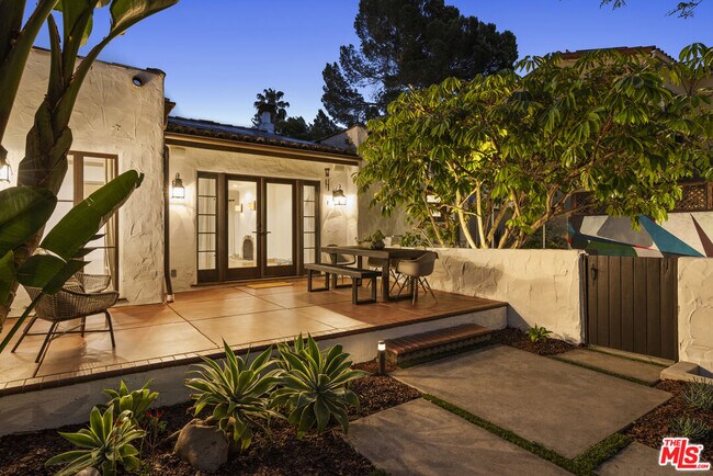 Building Photo - 1169 S Sierra Bonita Ave