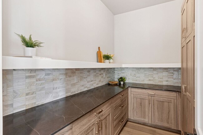 Building Photo - New Berthoud Home with Modern Comfort | $1...