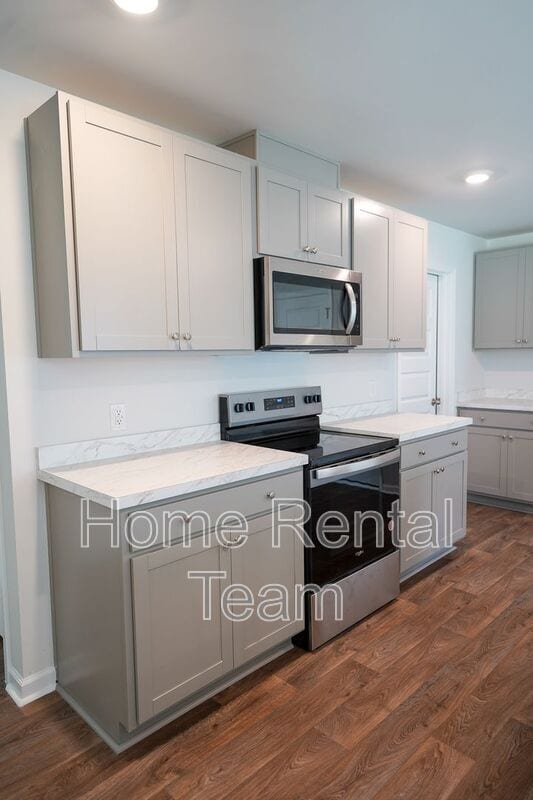 Building Photo - 133 Painted Lady Lp