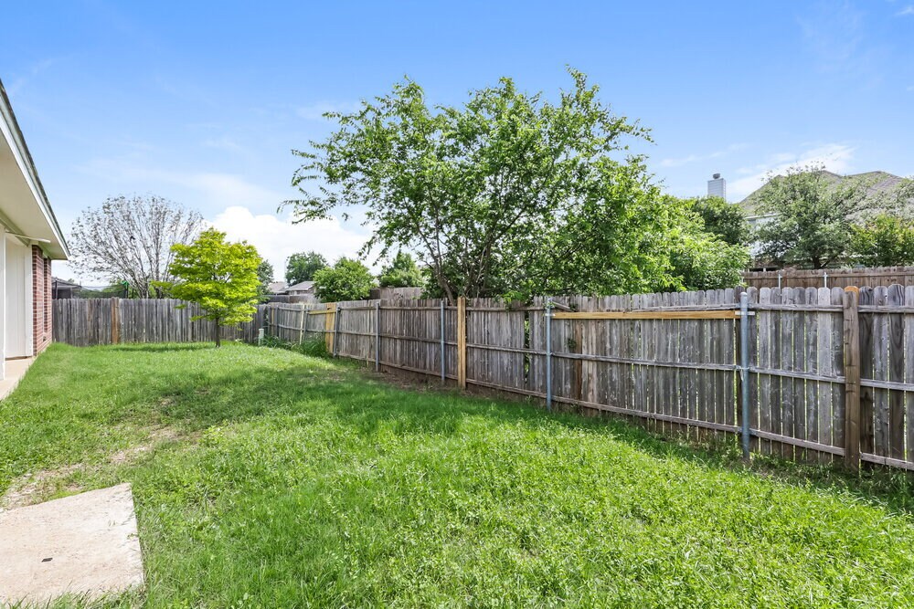 Building Photo - 316 Rock Hill Dr