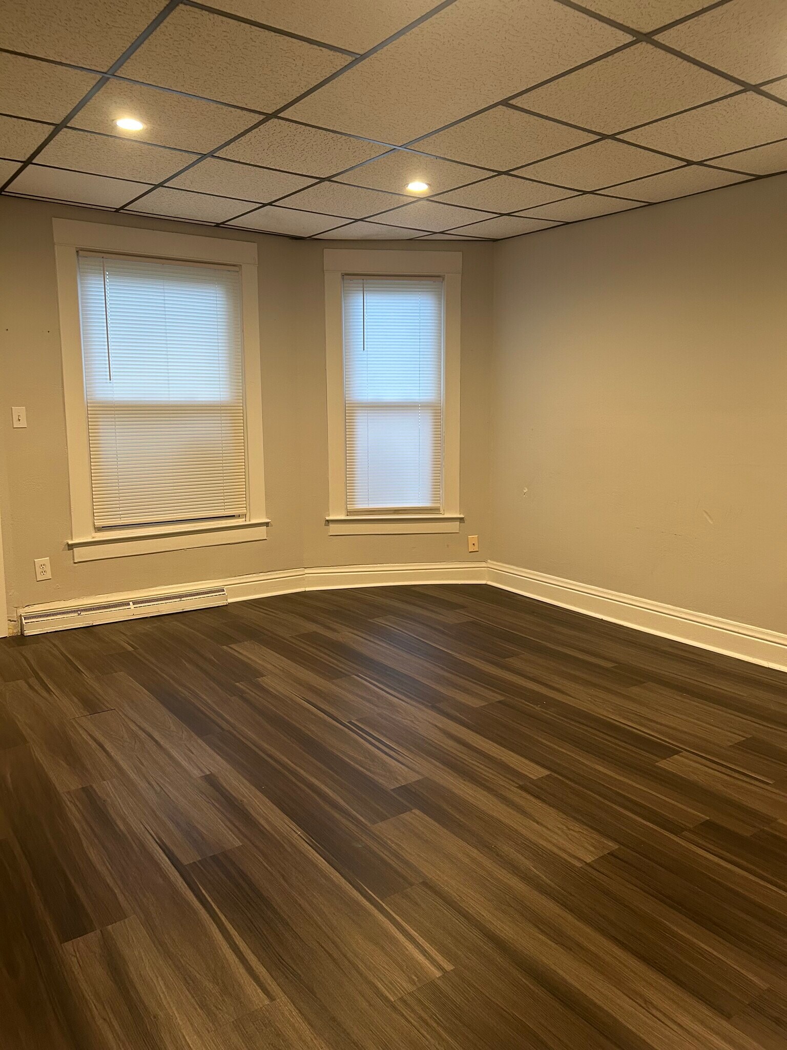 Building Photo - 500 S Kiesel St