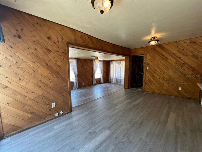 Building Photo - 6206 S Richard Ave