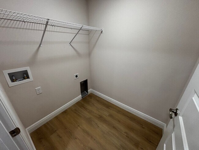 Building Photo - New 3/2 Home built in 2025