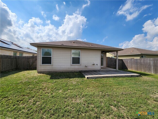 Building Photo - 789 Great Oaks Dr