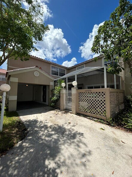 Primary Photo - 10978 Mainsail Dr