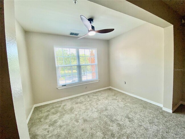 Building Photo - 5459 Vineland Rd