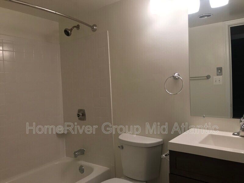 Building Photo - 10212 Bushman Dr