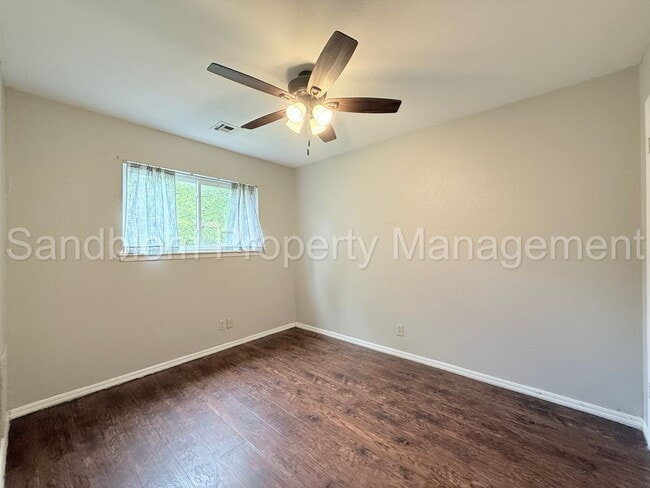 Building Photo - FOR LEASE | East Tulsa | $1,225 Rent