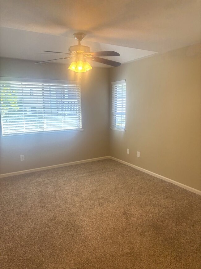 Building Photo - Beautiful 3-Bedroom Condo with Private Out...