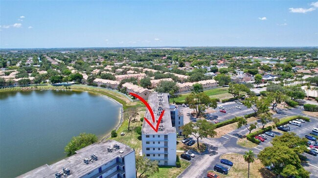 Building Photo - 8720 N Sherman Cir