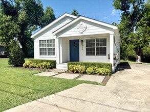 Building Photo - ***310 N. C Street***