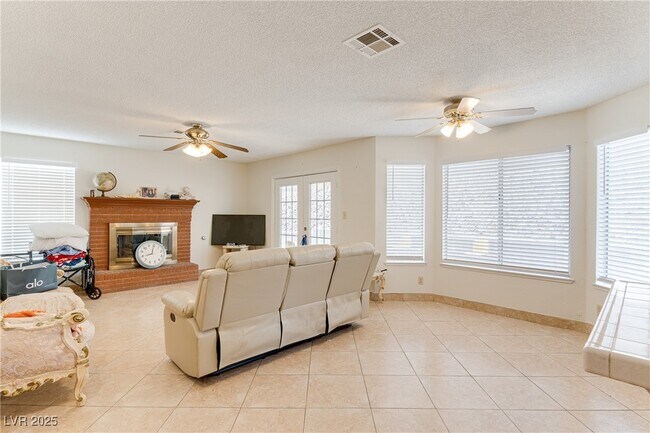 Building Photo - 1517 Kirby Dr