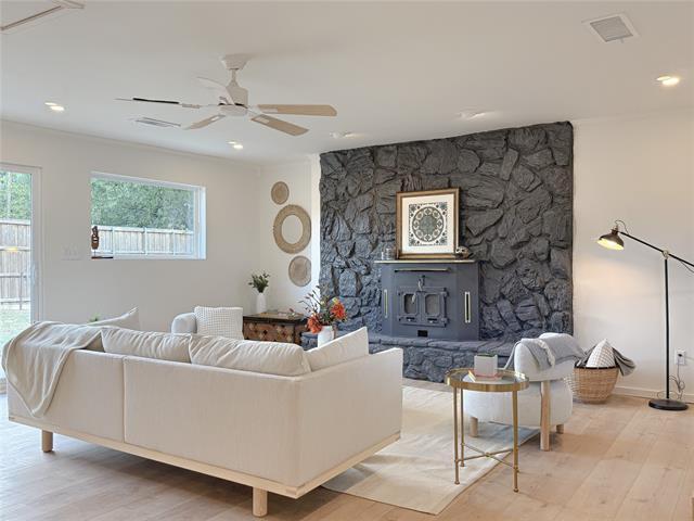 Building Photo - 312 W Little Creek Rd