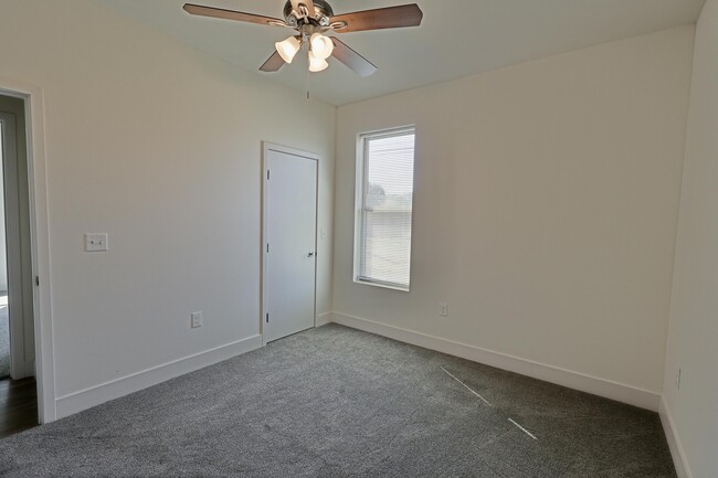 Building Photo - 7580 E Bay Blvd