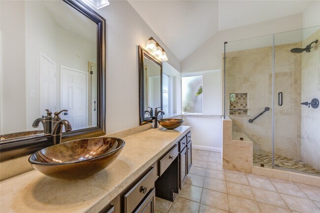 Building Photo - 15831 Laurel Cove